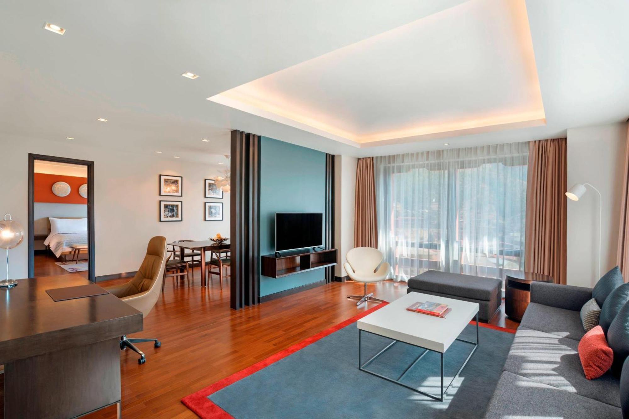Royal Suite,1600249066:JPEG